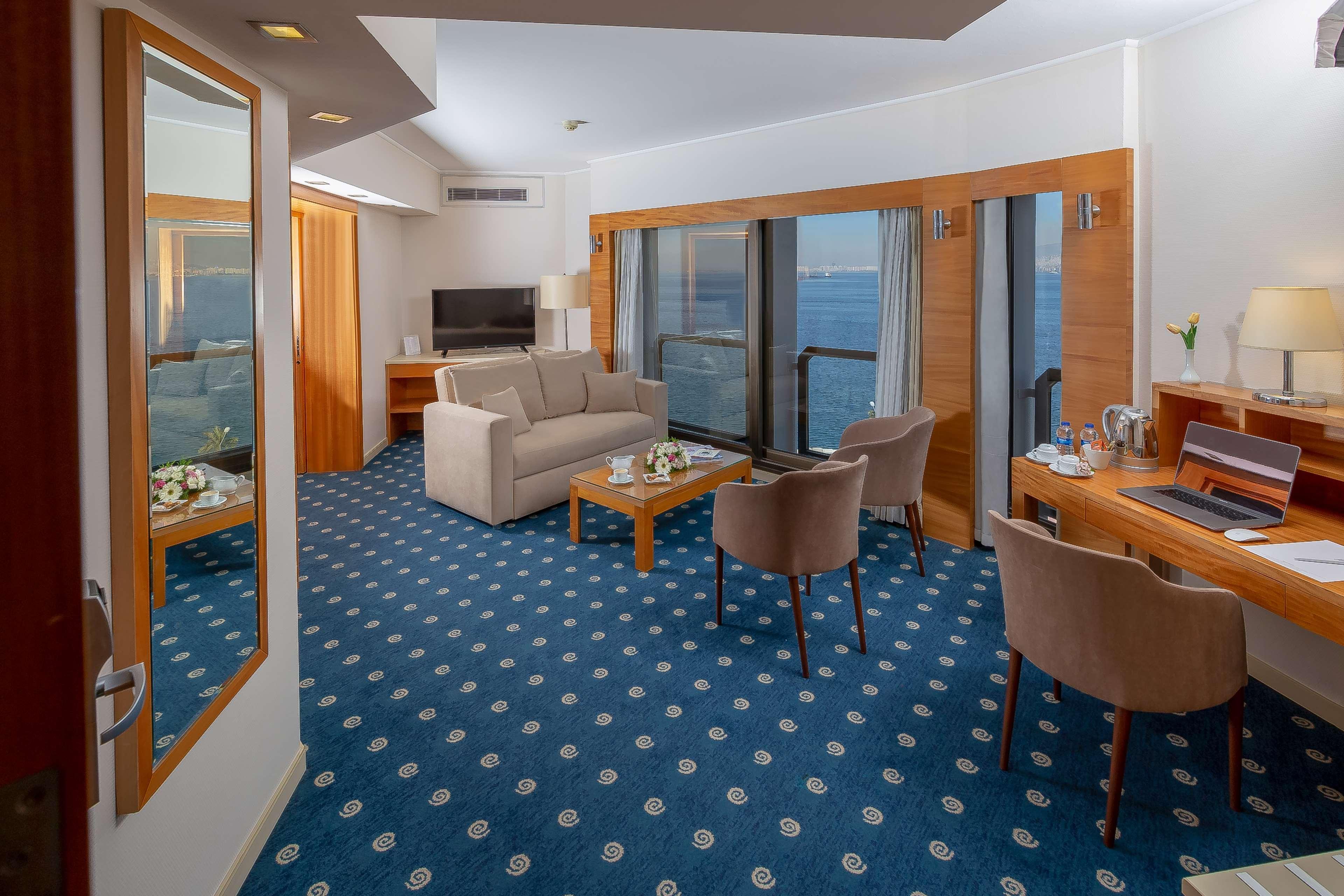 Best Western Plus Hotel Konak Izmir Exterior photo