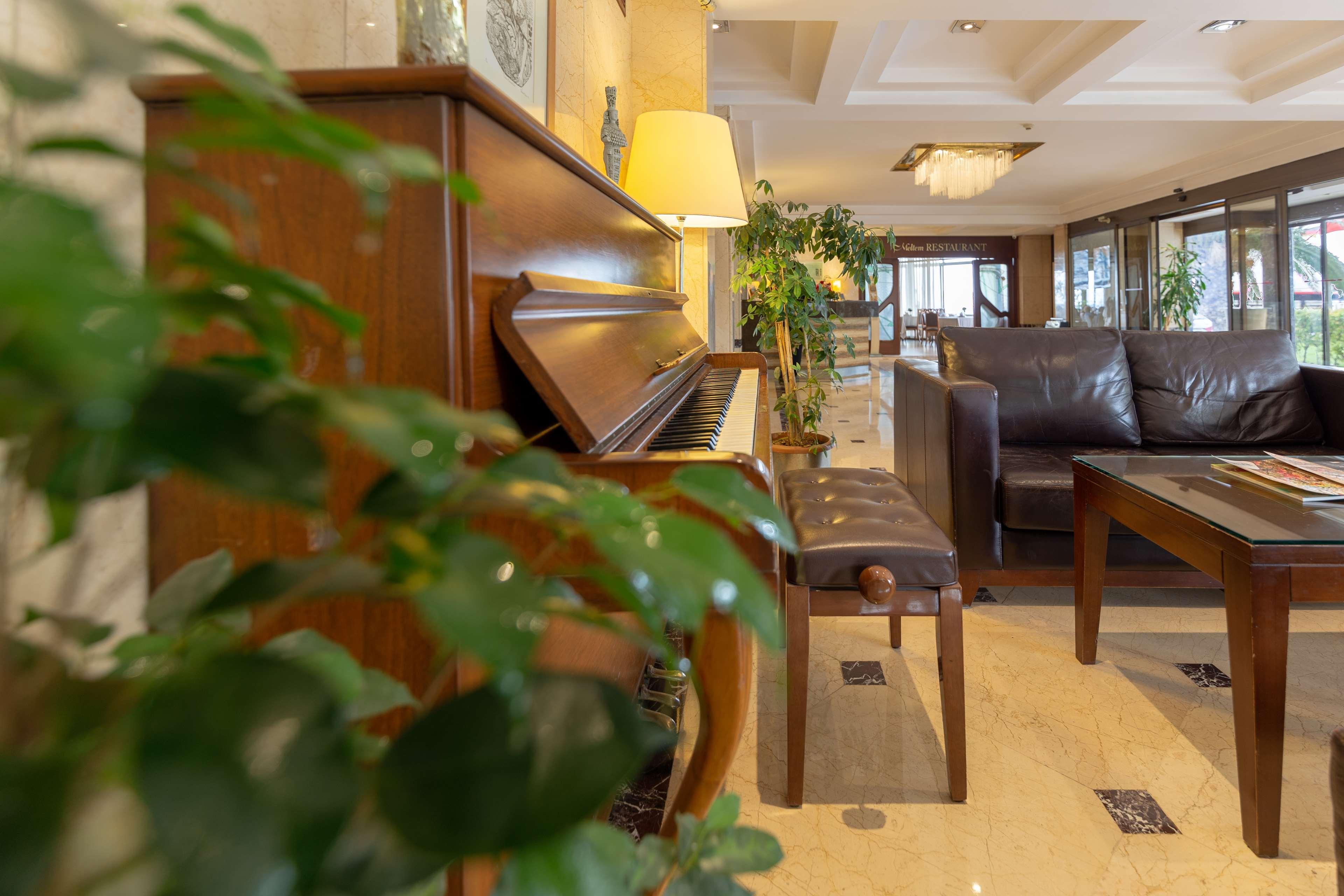 Best Western Plus Hotel Konak Izmir Exterior photo